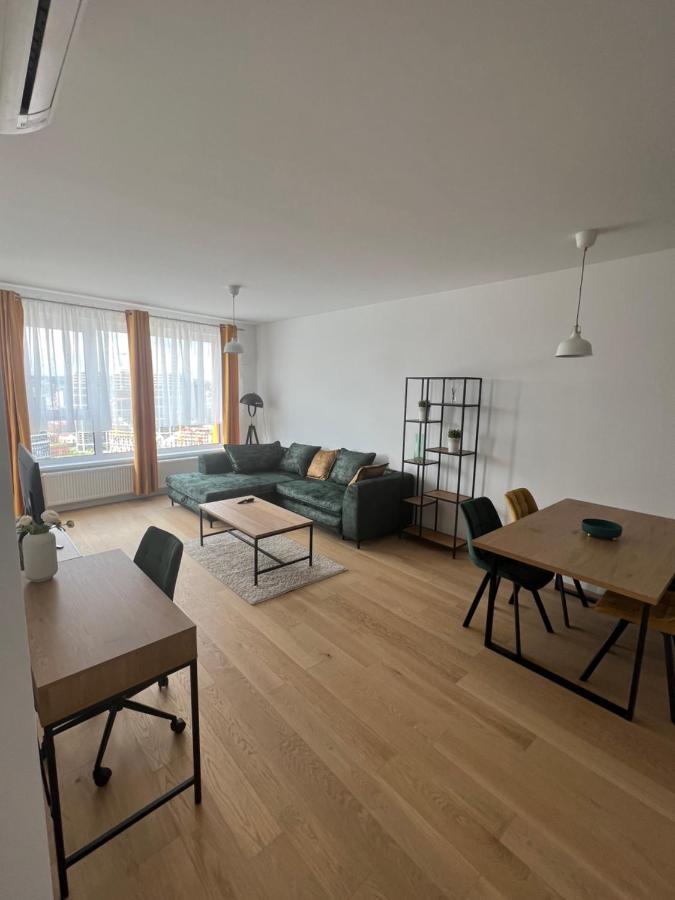 New Downtown Apartment Couple Minute From The Old Town Bratislava Exteriör bild