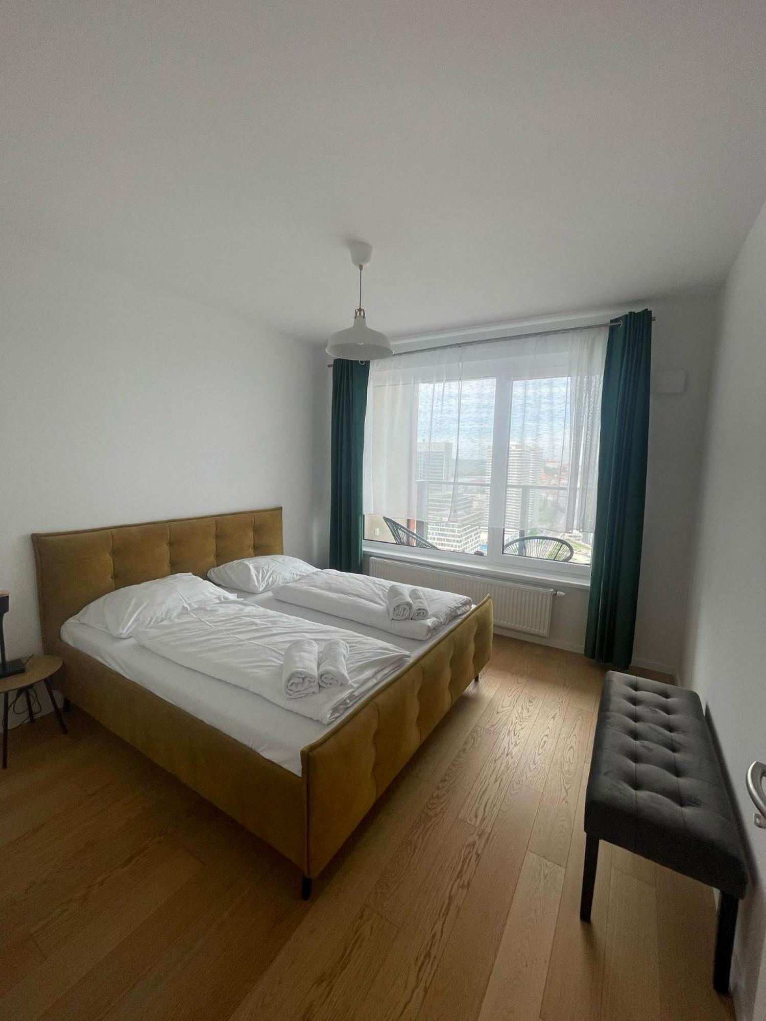 New Downtown Apartment Couple Minute From The Old Town Bratislava Exteriör bild