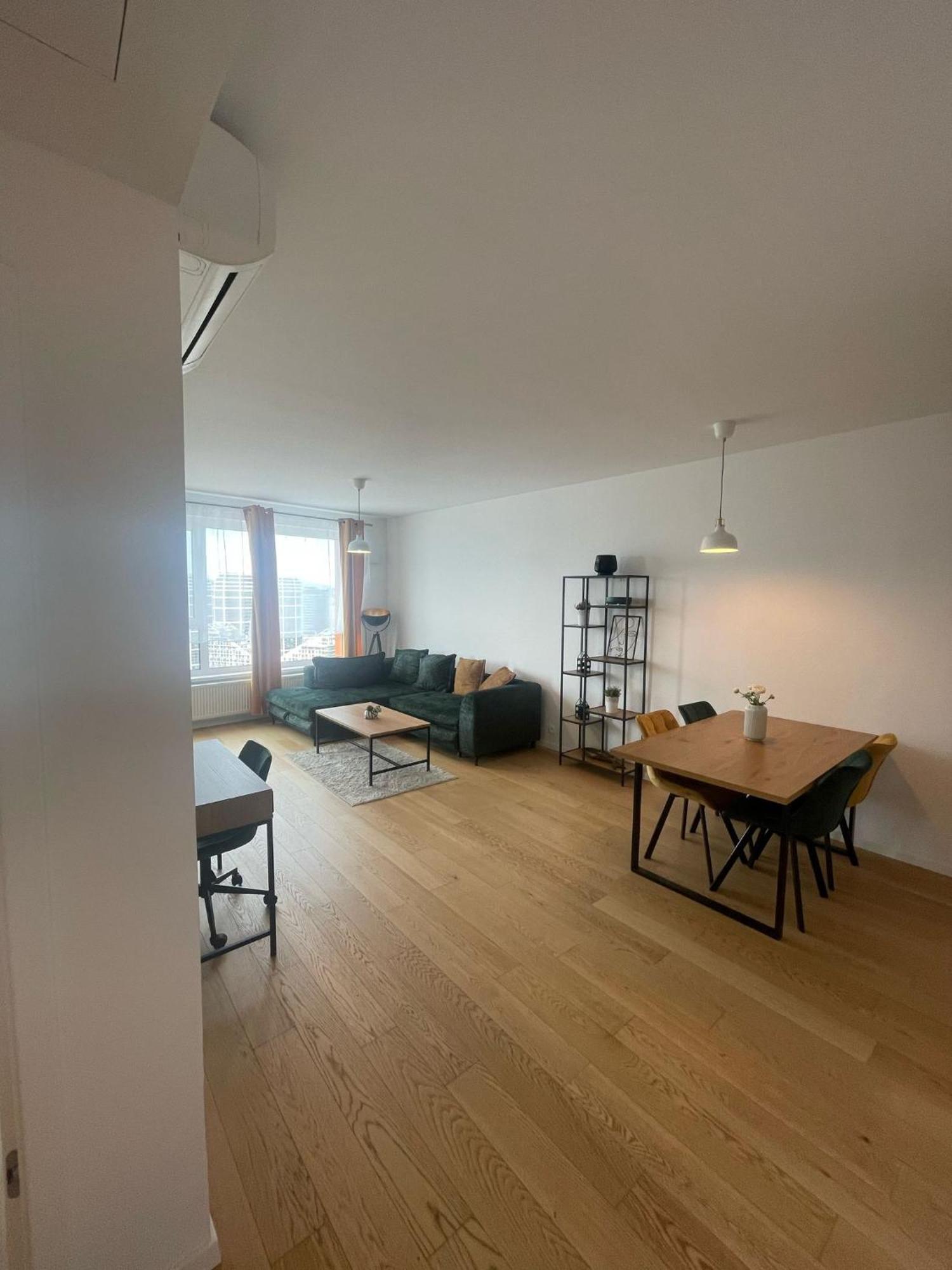 New Downtown Apartment Couple Minute From The Old Town Bratislava Exteriör bild