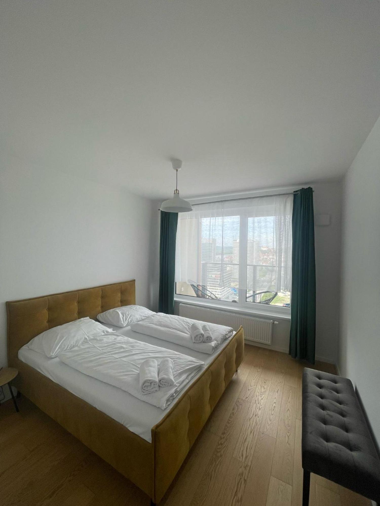 New Downtown Apartment Couple Minute From The Old Town Bratislava Exteriör bild